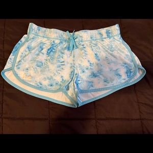 Size XL under armor running shorts